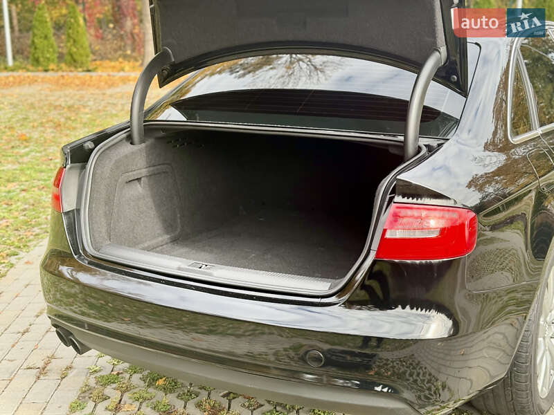Седан Audi A4 2012 в Харькове