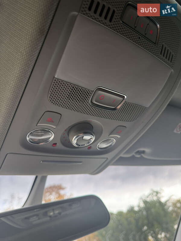 Седан Audi A4 2012 в Харькове