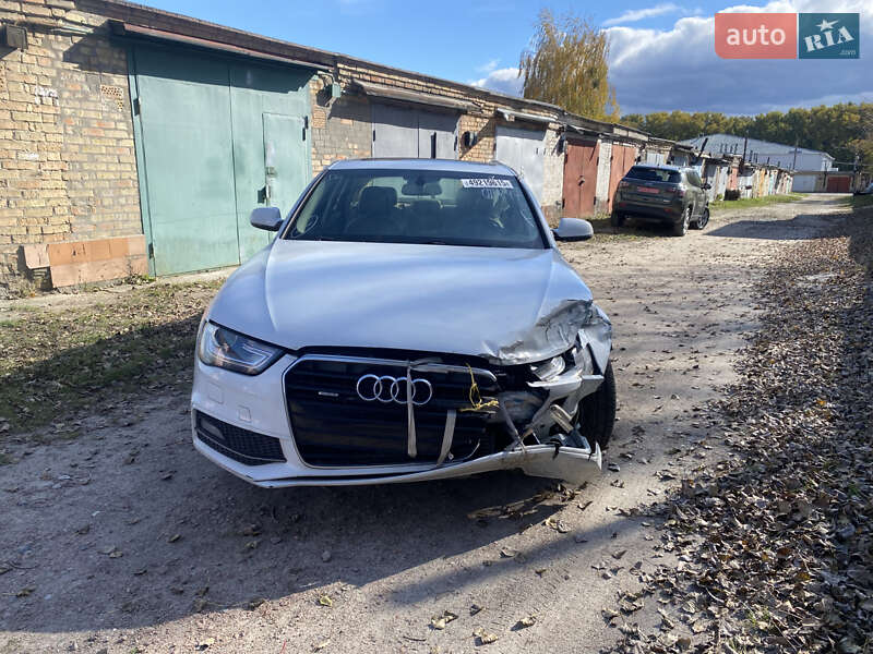 Седан Audi A4 2015 в Киеве