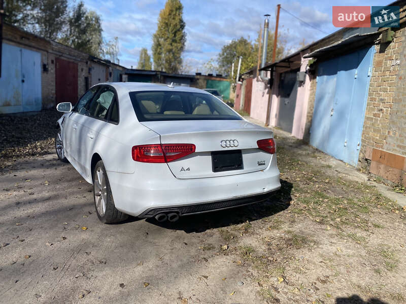 Седан Audi A4 2015 в Киеве