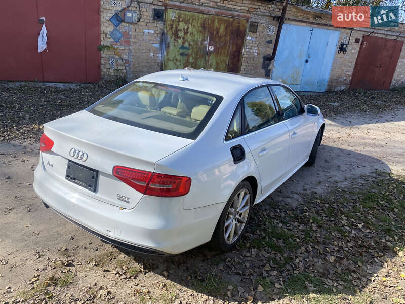 Седан Audi A4 2015 в Киеве