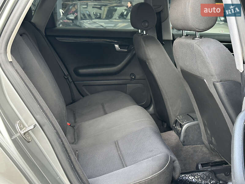 Седан Audi A4 2002 в Львові