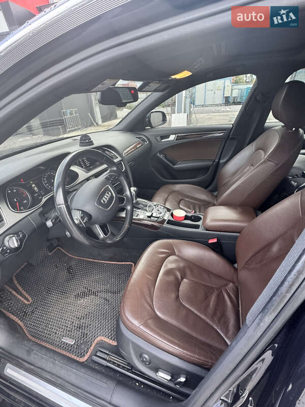 Седан Audi A4 2012 в Киеве