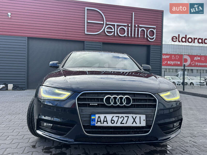 Седан Audi A4 2012 в Киеве