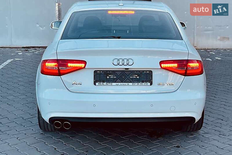 Седан Audi A4 2015 в Киеве