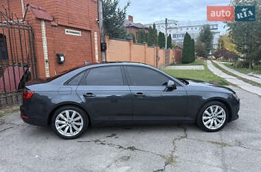 Седан Audi A4 2017 в 