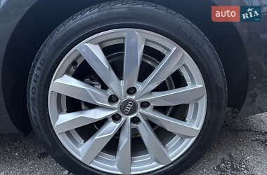 Седан Audi A4 2017 в 