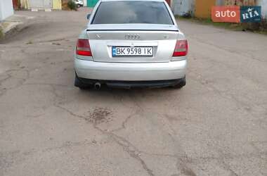 Седан Audi A4 1999 в 