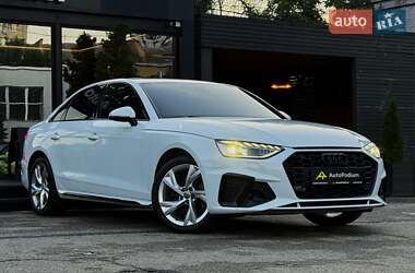 Седан Audi A4 2020 в 