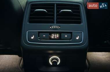 Седан Audi A4 2020 в 