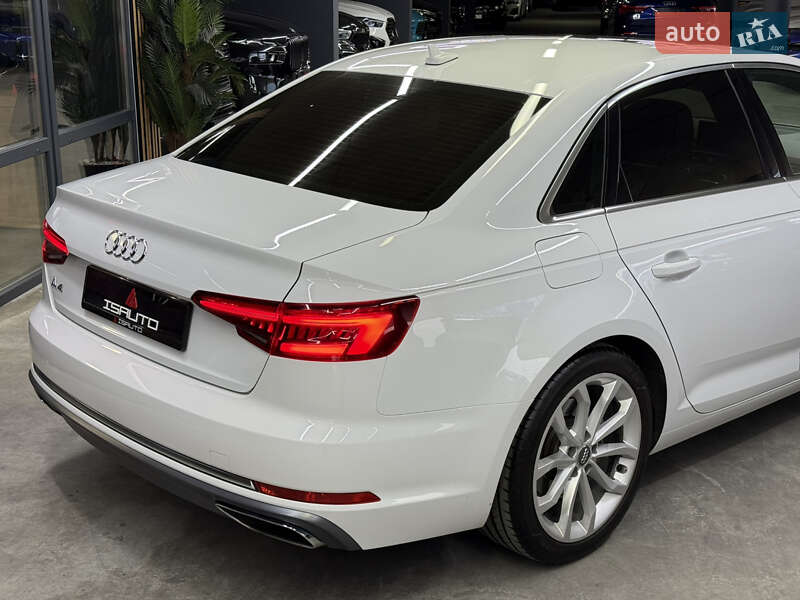 Седан Audi A4 2018 в Одессе