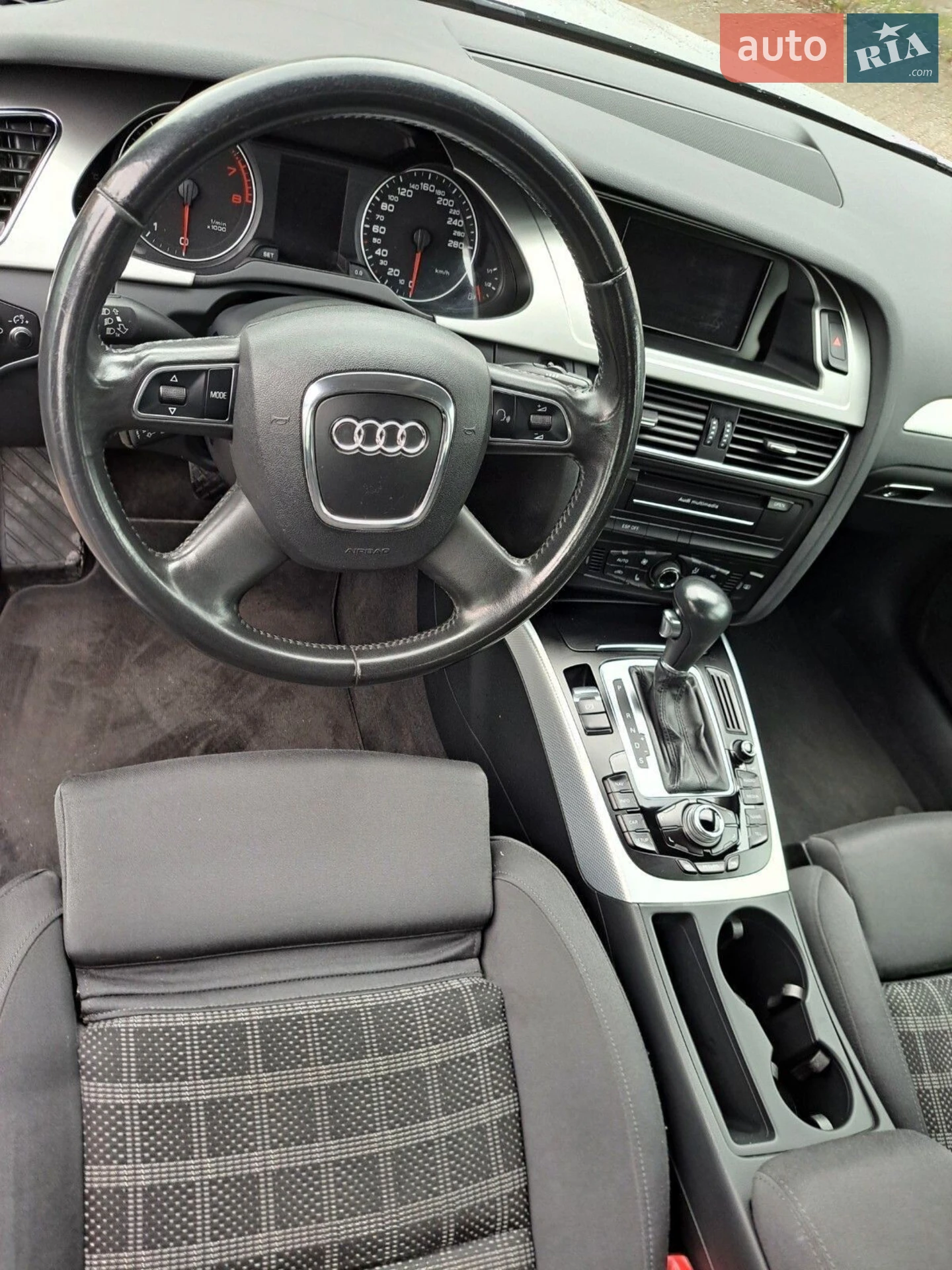 2010 Audi A4 - мініатюра 8