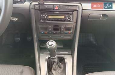 Седан Audi A4 2004 в  фото 11 Седан Audi A4 2004 в