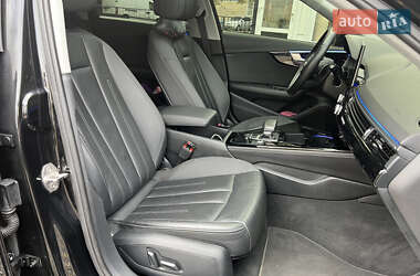 Седан Audi A4 2022 в 