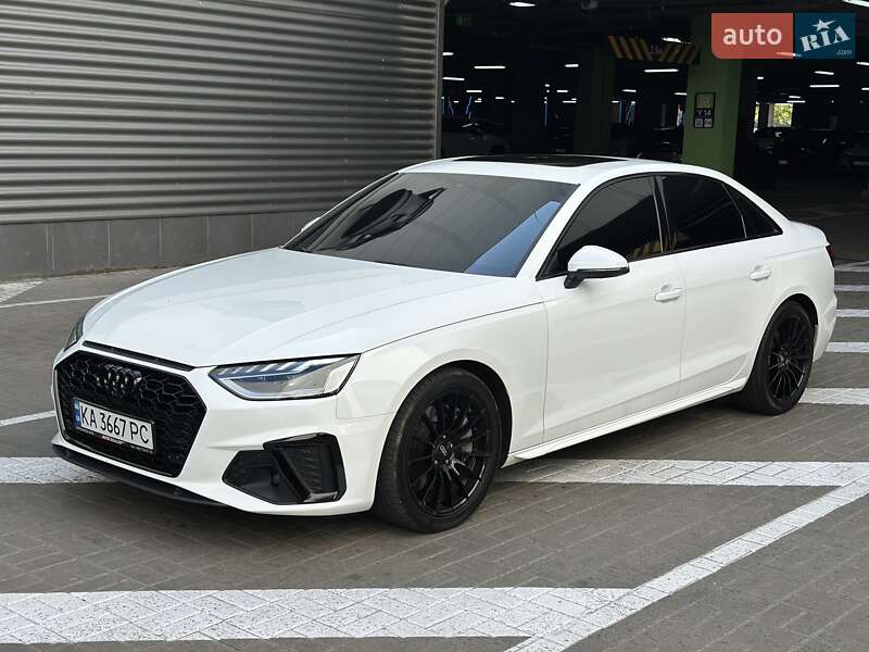 Седан Audi A4 2022 в Киеве