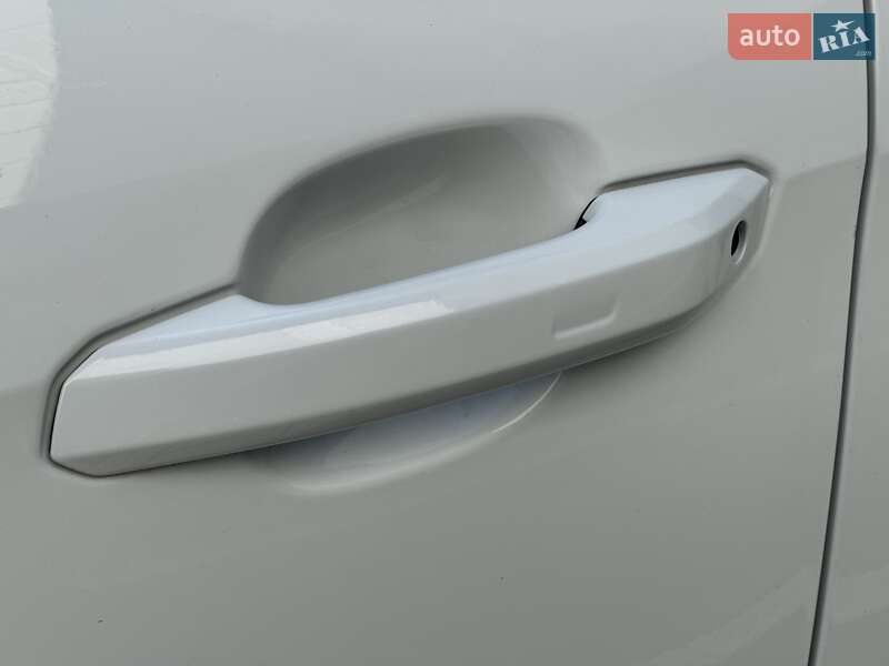 Седан Audi A4 2022 в Киеве
