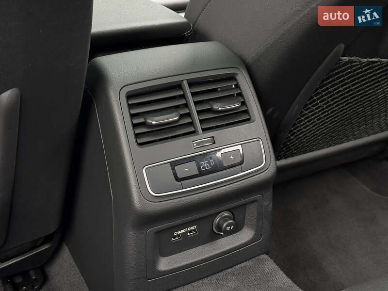 Седан Audi A4 2023 в Киеве