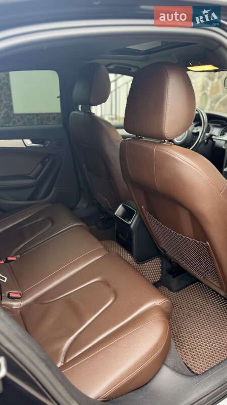 Седан Audi A4 2012 в Солонке