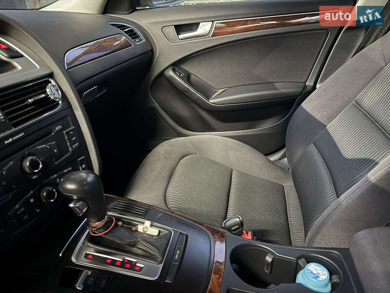 Седан Audi A4 2009 в Ивано-Франковске