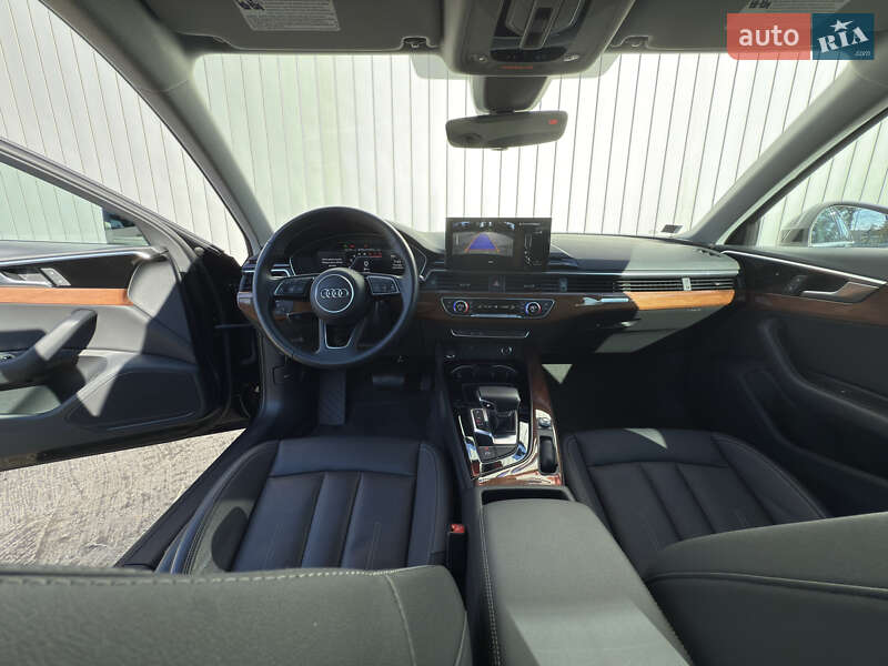 Седан Audi A4 2021 в Чернівцях