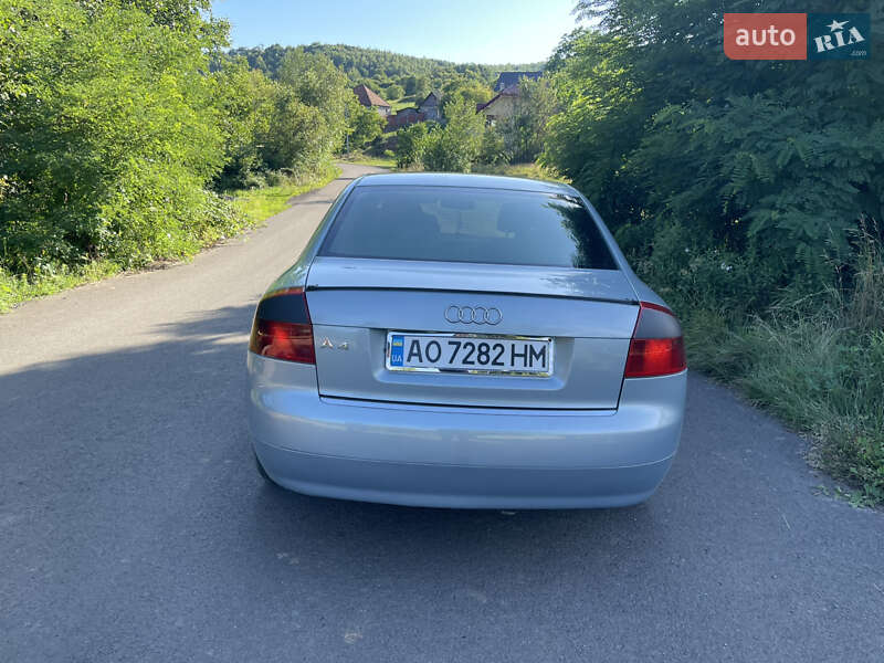 Седан Audi A4 2001 в Киеве