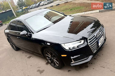 Седан Audi A4 2019 в 