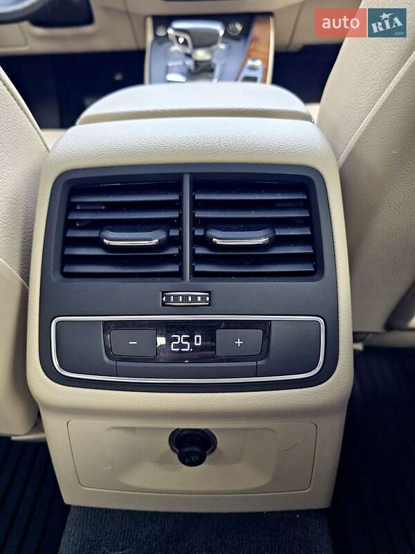 Седан Audi A4 2016 в Одессе