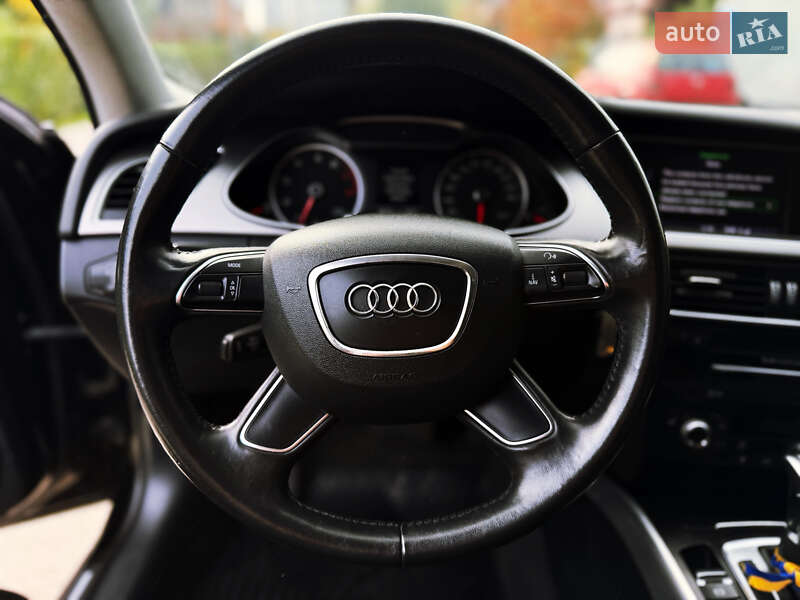 Седан Audi A4 2013 в Киеве