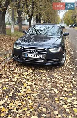 Седан Audi A4 2012 в Сумах