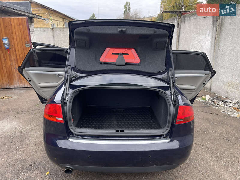 Седан Audi A4 2005 в Киеве