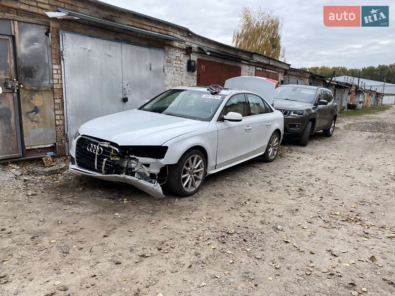 Седан Audi A4 2015 в Киеве