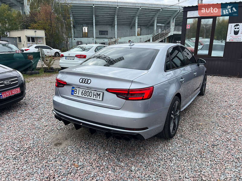 Седан Audi A4 2015 в Полтаві