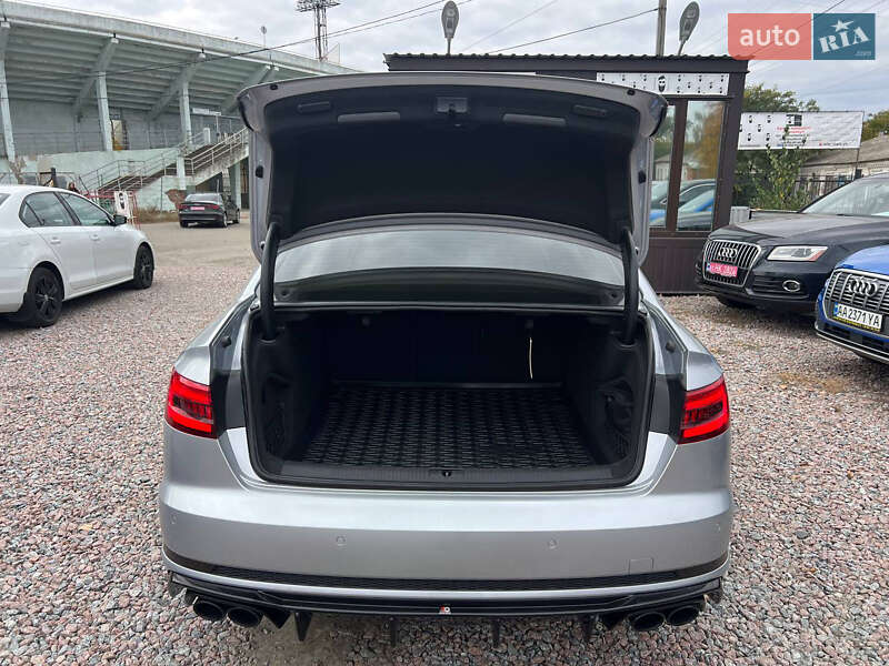 Седан Audi A4 2015 в Полтаві