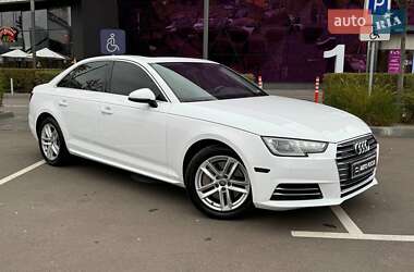Седан Audi A4 2015 в Киеве