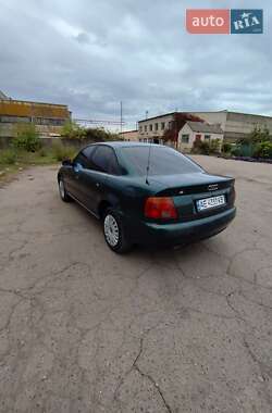 Седан Audi A4 1996 в  фото 4 Седан Audi A4 1996 в