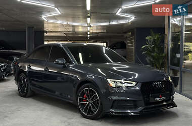 Седан Audi A4 2015 в 