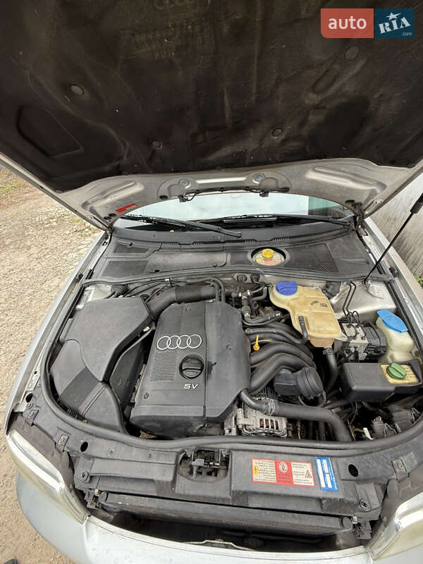 Седан Audi A4 1999 в Києві