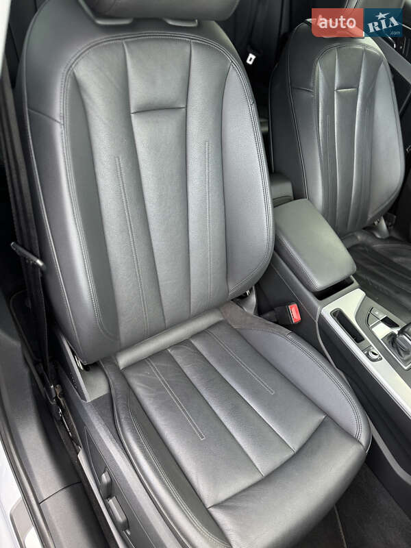 Седан Audi A4 2016 в Киеве