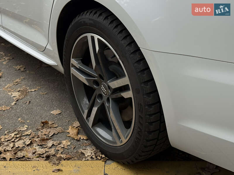 Седан Audi A4 2017 в Києві