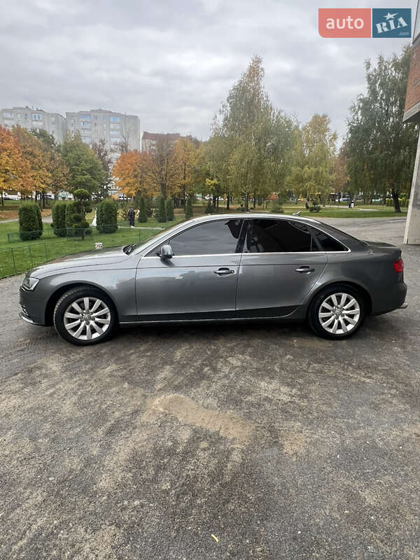 Седан Audi A4 2012 в Хмельницькому