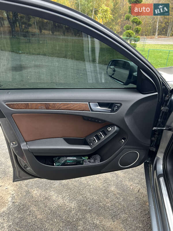 Седан Audi A4 2012 в Хмельницькому