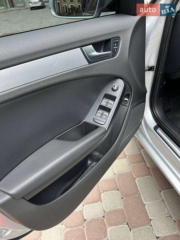 Седан Audi A4 2013 в Харькове