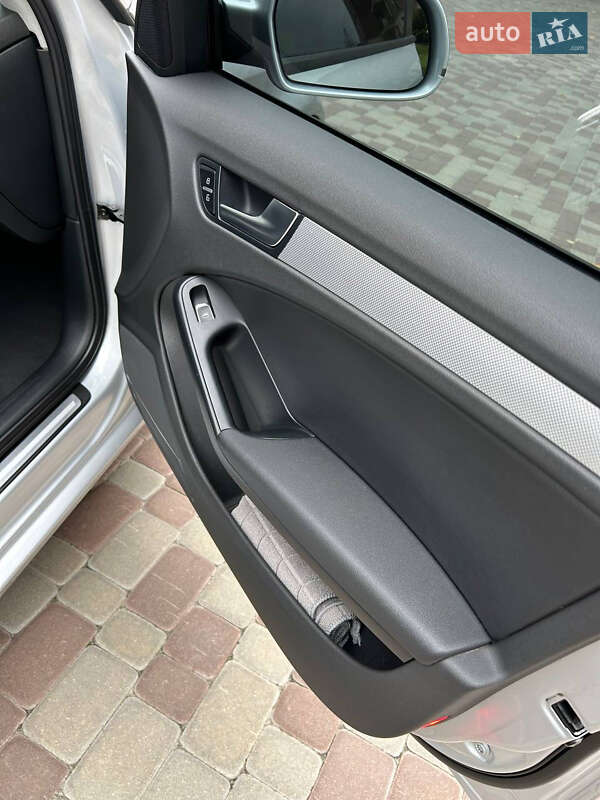 Седан Audi A4 2013 в Харькове