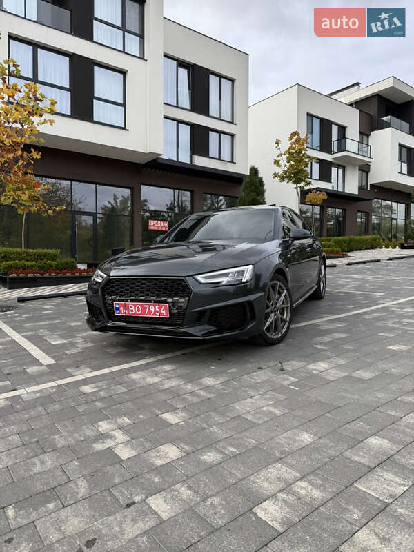 Седан Audi A4 2018 в Ужгороді