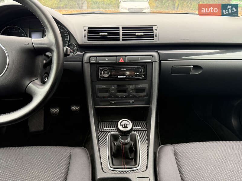 Седан Audi A4 2004 в Могилев-Подольске