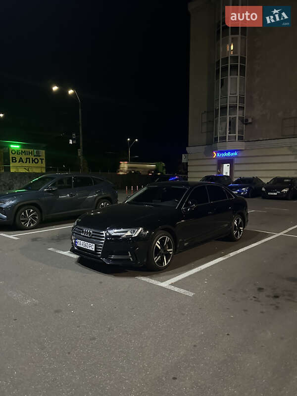 Седан Audi A4 2017 в Киеве