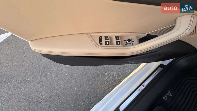 Седан Audi A4 2023 в Києві