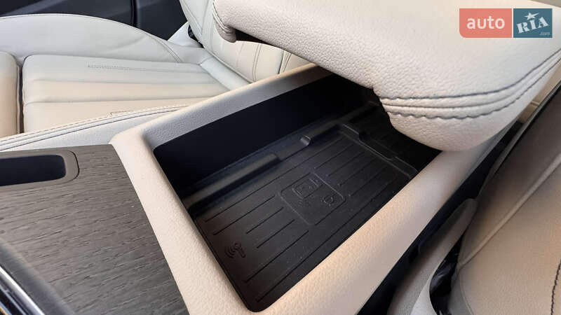 Седан Audi A4 2023 в Києві