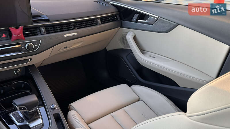 Седан Audi A4 2023 в Києві