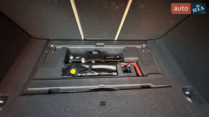 Седан Audi A4 2023 в Києві